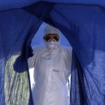 ebola-epidemie-virus-fievre-maladie-hemmoragique-desinfection-quarantaine-medecin