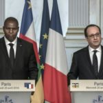 Les présidents français François Hollande (d) et centrafricain Faustin Archange Touadéra lors d’une conférence de presse au palais de l’Elysée à Paris le 20 avril 2016 | AFP/Archives | PHILIPPE LOPEZ