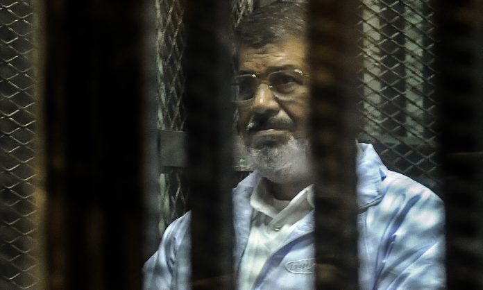 EGYPTE: NOUVELLE PEINE DE PRISON À VIE POUR L'EX-PRÉSIDENT MORSI