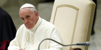 Prêtre tué en France: "horreur" du pape, le Vatican condamne un "meurtre barbare"