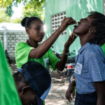 L’organisation panaméricaine de santé (PAHO/OMS), l’UNICEF et le Ministère haïtien de la santé ont lancé à Archaie la première phase d’une campagne de vaccination contre le choléra visant 400.000 personnes en 2016. Photo ONU/MINUSTAH/Logan Abassi
