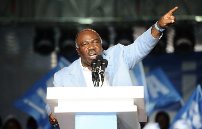 Gabon: démonstration de force du président sortant au lancement de la campagne