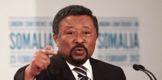 Présidentielle au Gabon: Ping défie Bongo avec deux renforts de poids