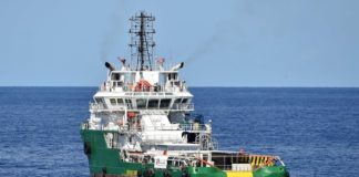 Venu secourir des migrants, un navire de MSF se fait attaquer au large de la Libye