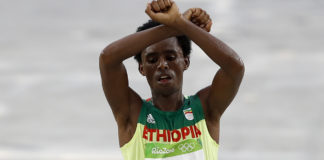 Ethiopie: le marathonien protestataire Lilesa ne rentrera pas au pays, estime son agent