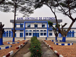 Dans la gare de Cotonou, les rails s'oxydent et le chemin de fer béninois reste à quai