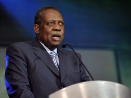 Issa Hayatou, vice-président de la Fifa, nommé membre honoraire du CIO