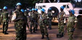 Centrafrique: les Casques bleus stoppent un convoi lourdement armé