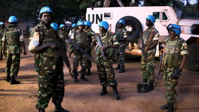Centrafrique: les Casques bleus stoppent un convoi lourdement armé