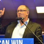 Le nouveau maire de Port Elizabeth, Athol Trollip, lors d&rsquo;un meeting de campagne, le 24 juillet 2016. © REUTERS/Luvuyo Mehlwana