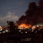 L&rsquo;Assemblée nationale en feu à Libreville, le 31 août 2016 | AFP | MARCO LONGARI