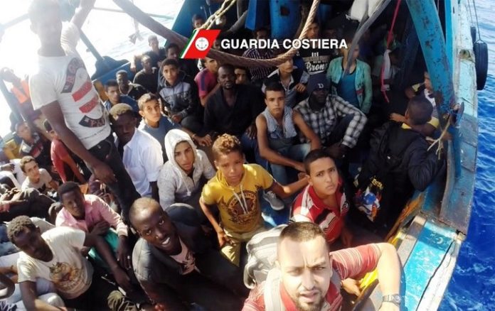 Libye: 235.000 migrants prêts à partir en Italie, avertit l'ONU