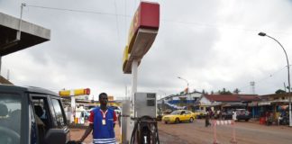 Afrique: des négociants suisses accusés de vendre des carburants toxiques