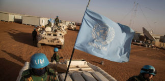 Mali : le Conseil de sécurité condamne les violations répétées du cessez-le-feu qui menacent la viabilité de l'accord de paix