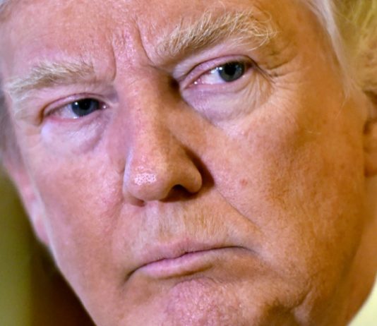 Trump informé de notes du renseignement compromettantes pour lui