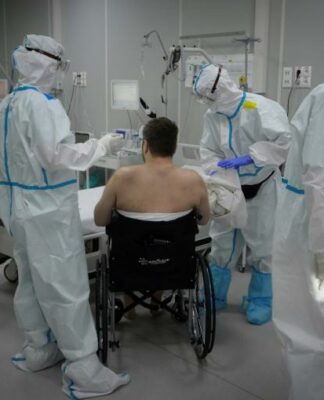 Covid : « très en retard » pour vacciner, le Brésil craint le pire avec les fêtes