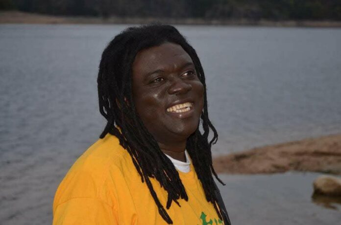 Retour d’exil : Serges Kassy relance son combat musical et panafricain