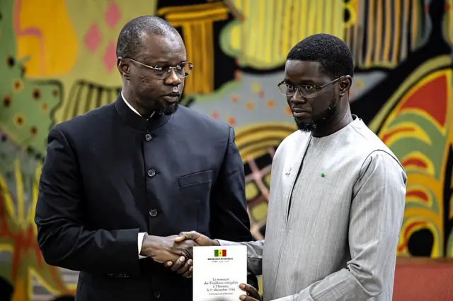 Sénégal : Diomaye Faye limoge Ousmane Sonko