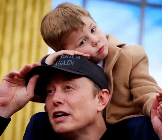 Elon Musk veut partager la richesse de SpaceX avec tous les enfants américains grâce à l’IA